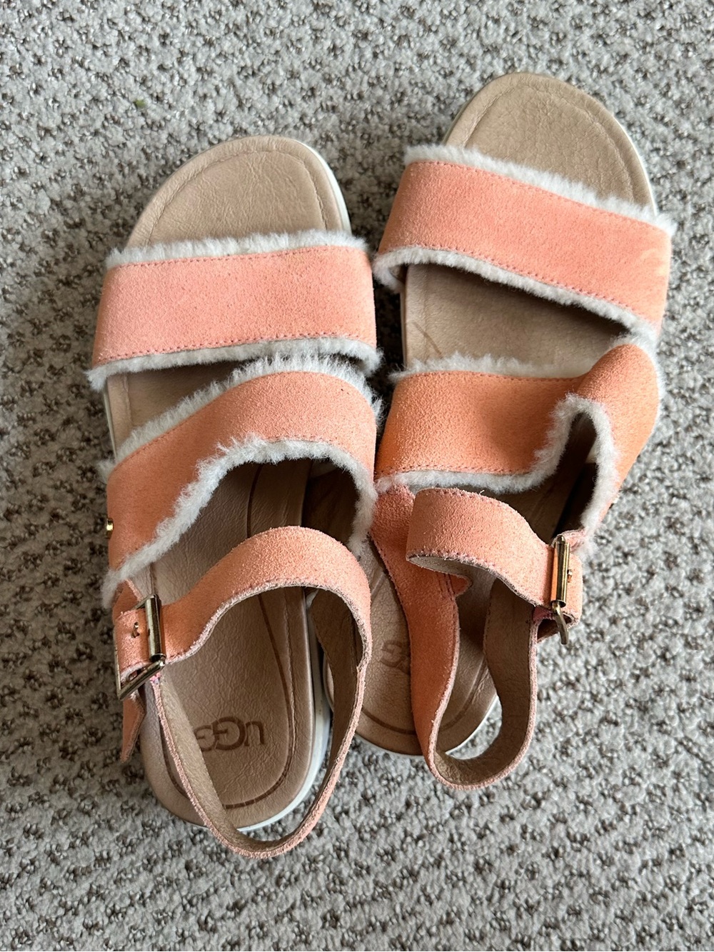 UGG Peach Faux-Fur Strap Sandals. Size 5.